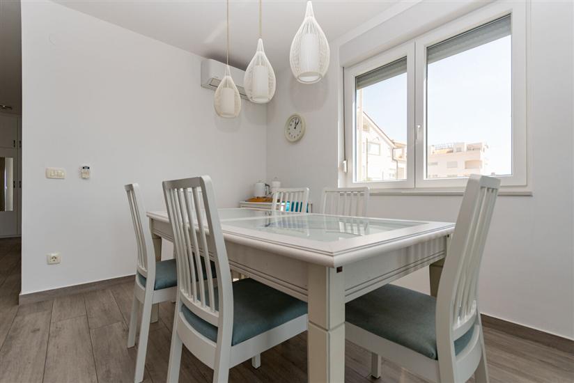 Apartment A1, for 5 persons