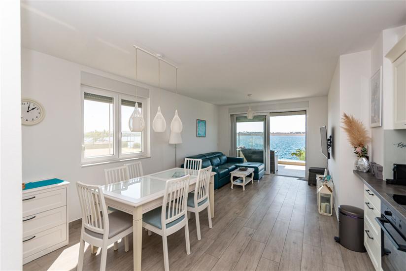 Apartment A1, for 5 persons