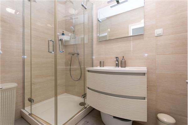 Apartment A1, for 5 persons