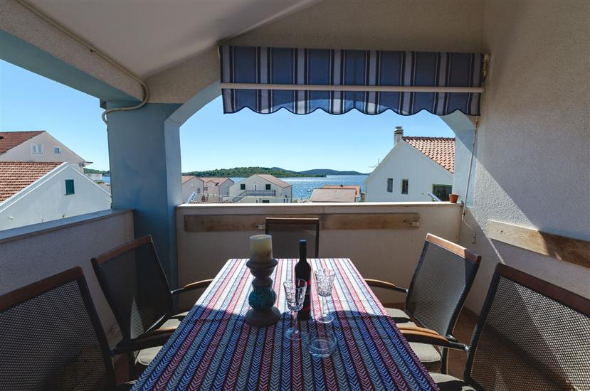 Apartment A3, for 6 persons