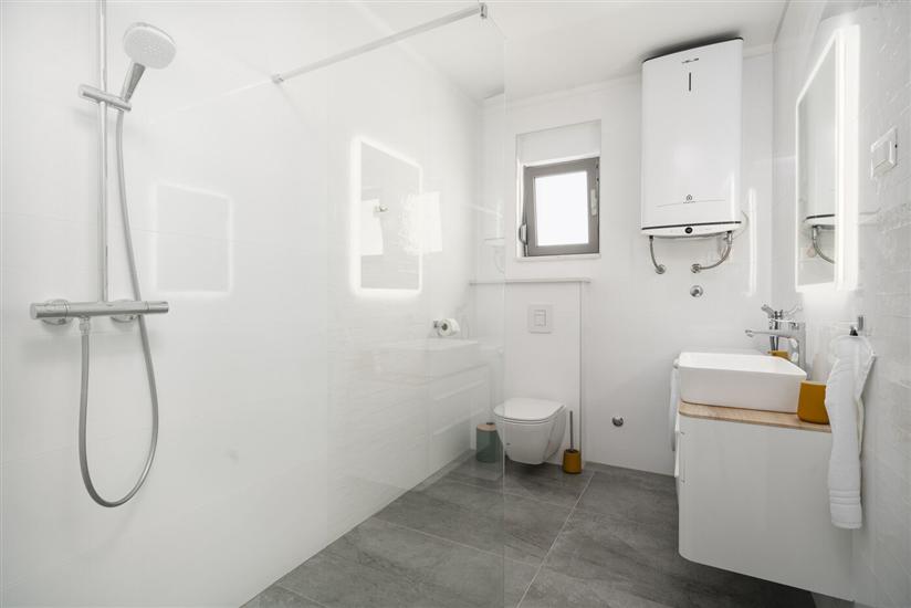 House K1, for 11 persons