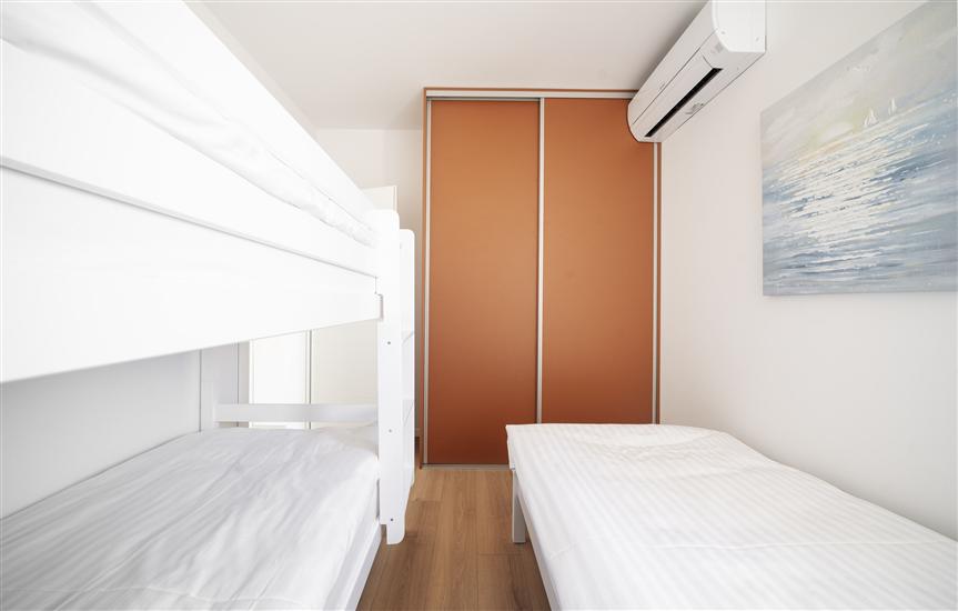 House K1, for 11 persons