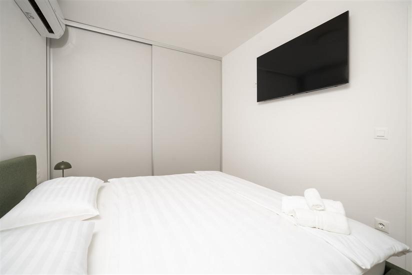 House K1, for 11 persons