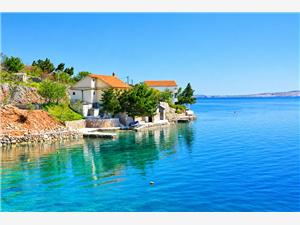 Apartment Maris Lukovo Sugarje, Size 130.00 m2, Airline distance to the sea 5 m