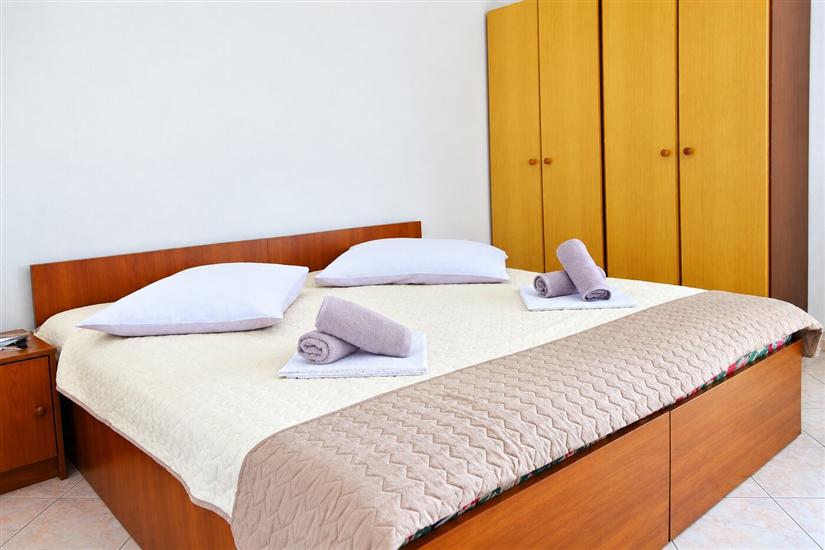 Apartment A1, for 8 persons