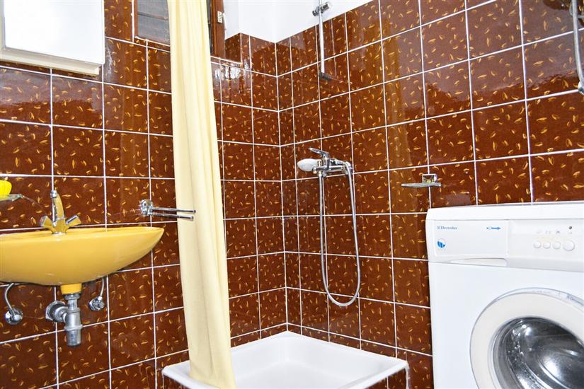 Apartment A1, for 8 persons