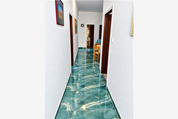 Apartment A1, for 8 persons