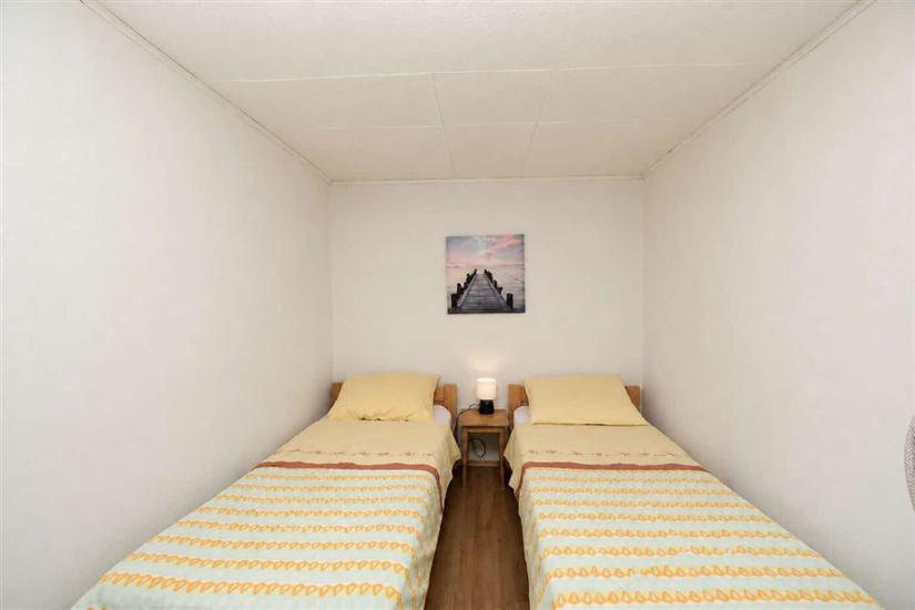 Apartment A1, for 5 persons