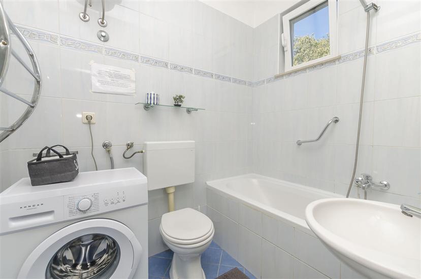 Apartment A2, for 7 persons
