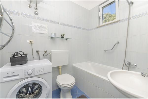 Apartment A2, for 7 persons