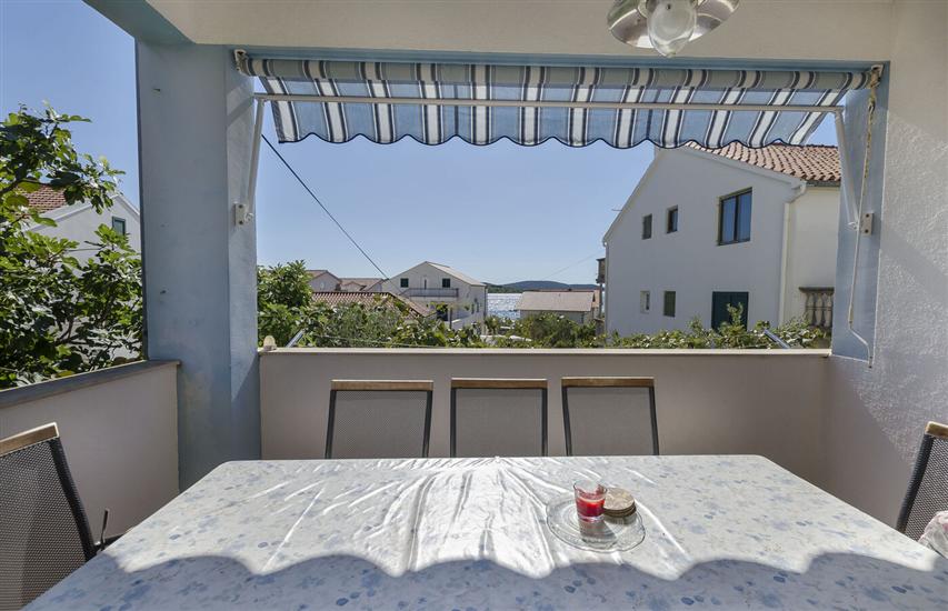 Apartment A2, for 7 persons