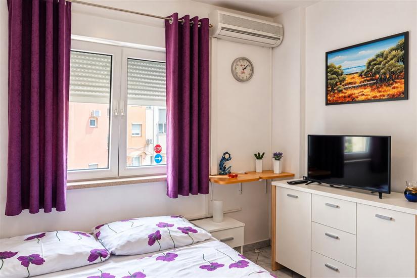 Room S1, for 2 persons