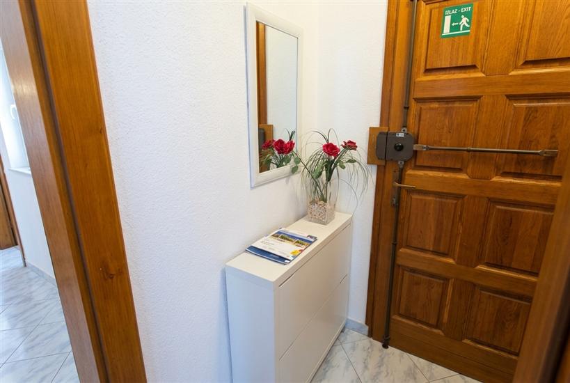 Room S1, for 2 persons