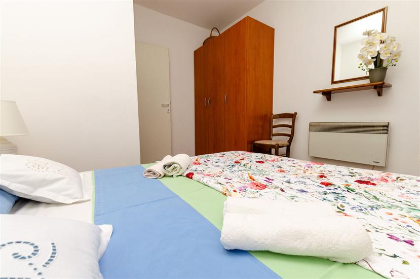 Apartment A2, for 7 persons