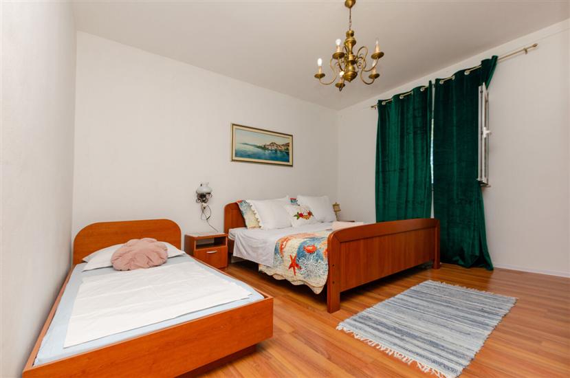 Apartment A2, for 7 persons