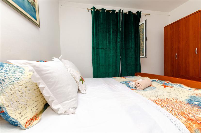 Apartment A2, for 7 persons
