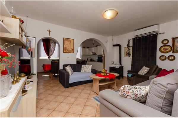 Apartment A2, for 7 persons