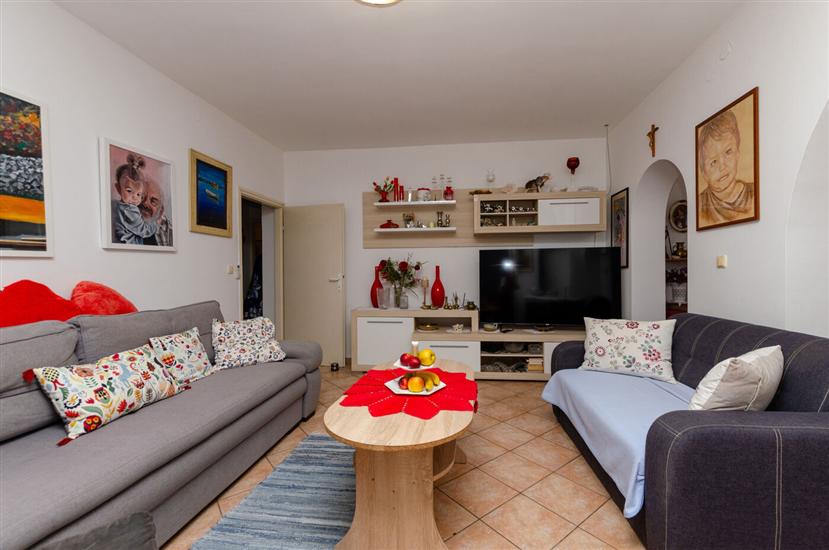 Apartment A2, for 7 persons