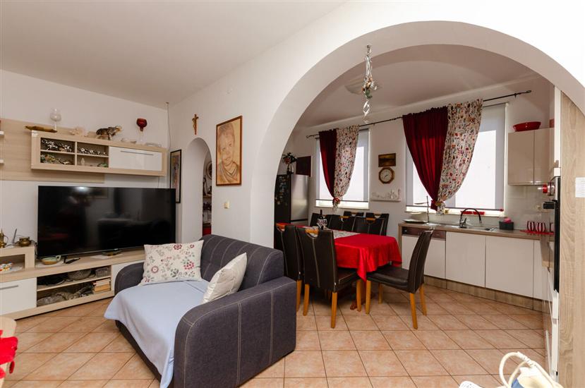 Apartment A2, for 7 persons
