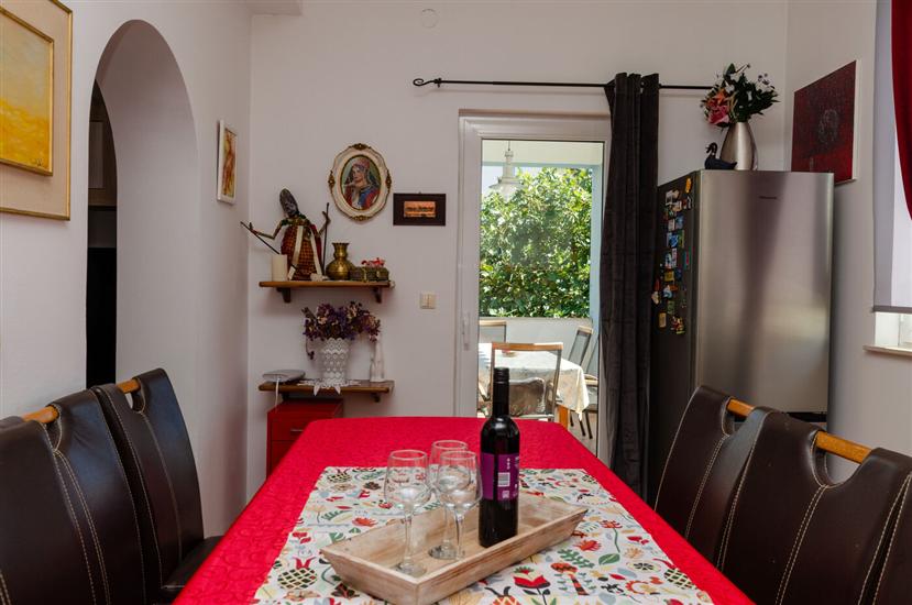 Apartment A2, for 7 persons