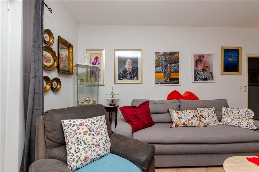Apartment A2, for 7 persons