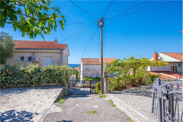 Apartment A1, for 5 persons