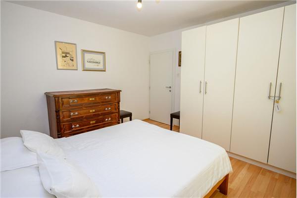 Apartment A1, for 5 persons