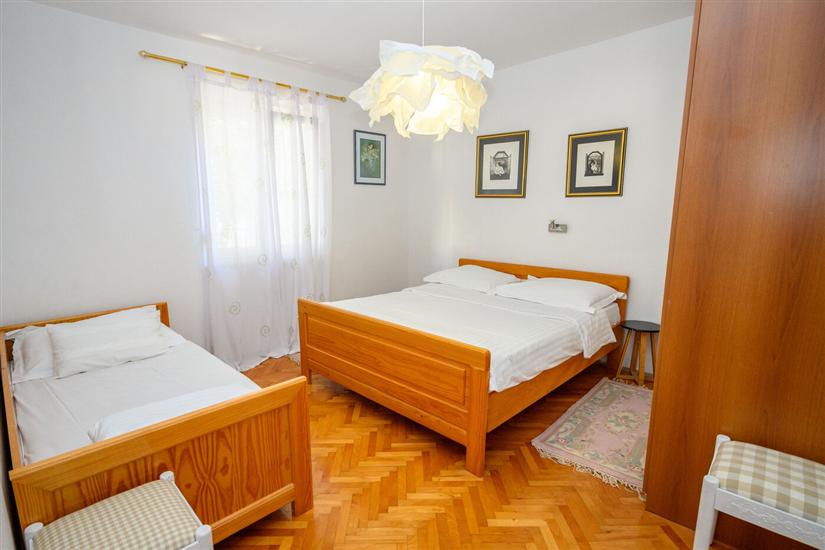 Apartment A2, for 5 persons