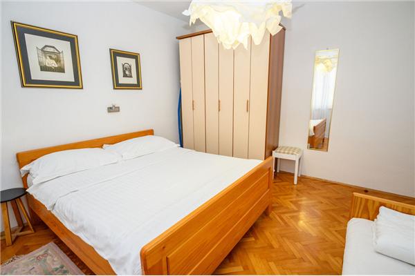 Apartment A2, for 5 persons