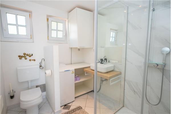 Apartment A2, for 5 persons