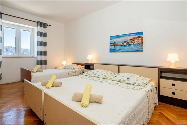 Apartment A1, for 7 persons