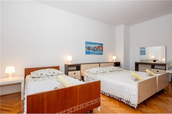 Apartment A1, for 7 persons