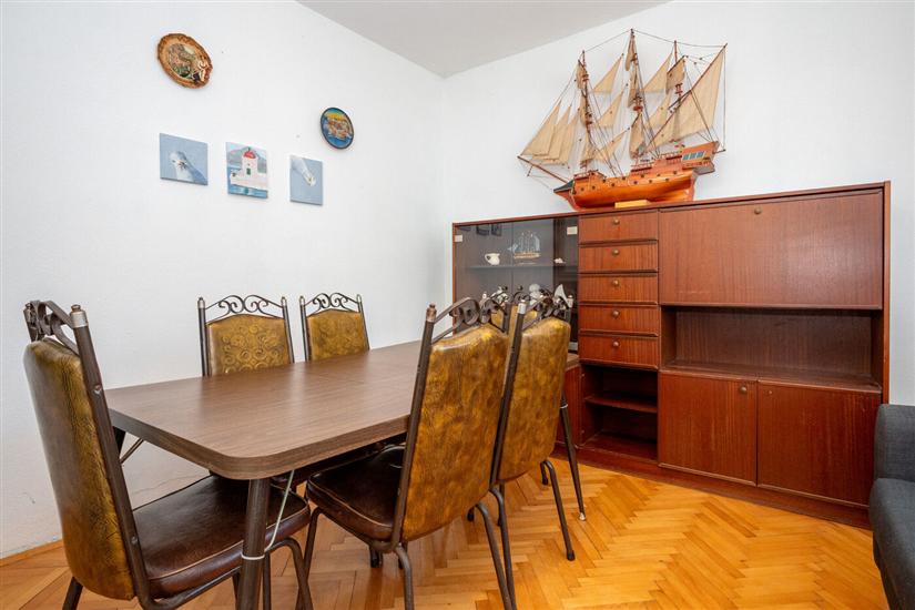 Apartment A1, for 7 persons