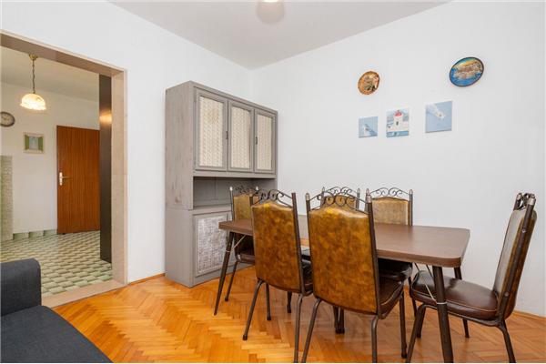 Apartment A1, for 7 persons