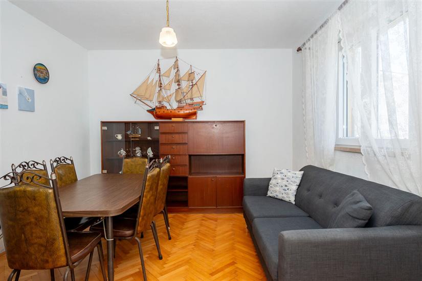 Apartment A1, for 7 persons