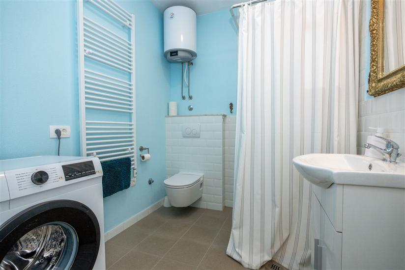 Apartment A1, for 7 persons