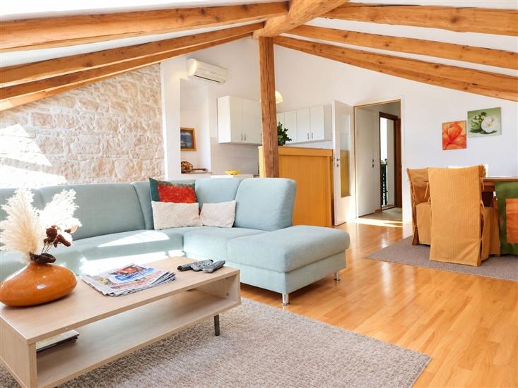 Apartment A2, for 5 persons