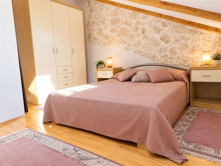 Apartment A2, for 5 persons