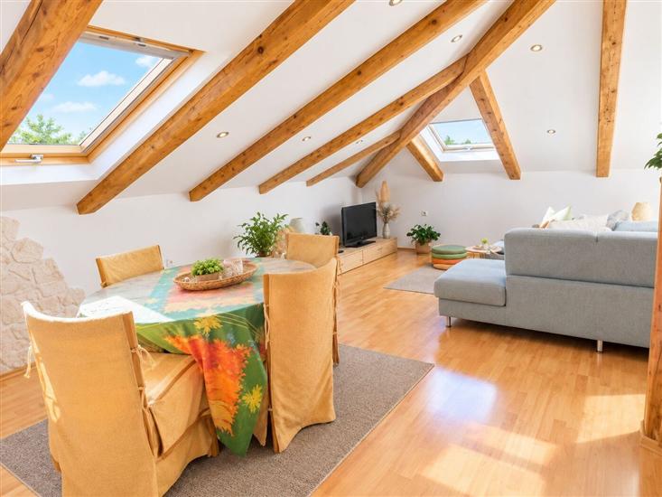 Apartment A2, for 5 persons