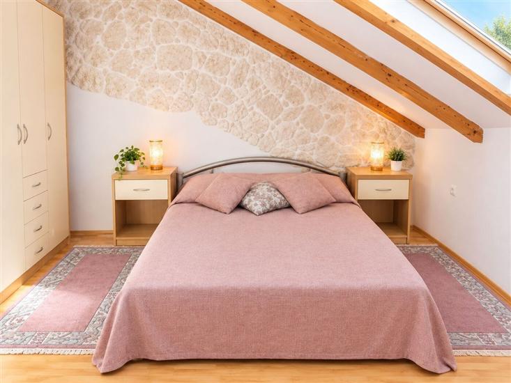 Apartment A2, for 5 persons