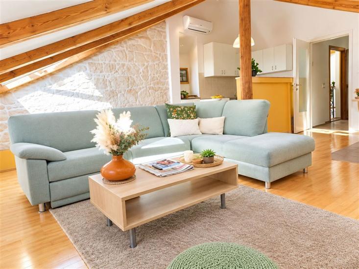 Apartment A2, for 5 persons