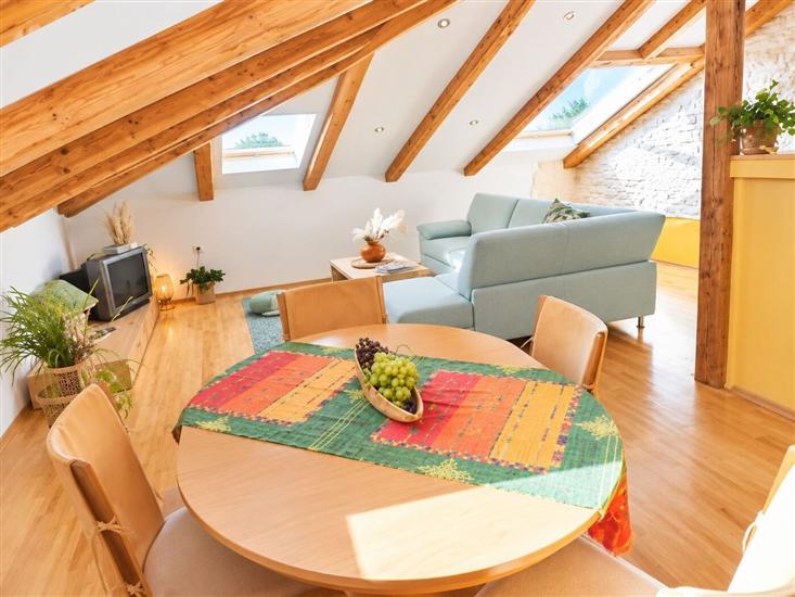 Apartment A2, for 5 persons