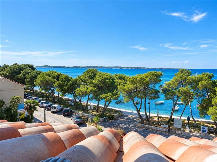 Apartment A2, for 5 persons