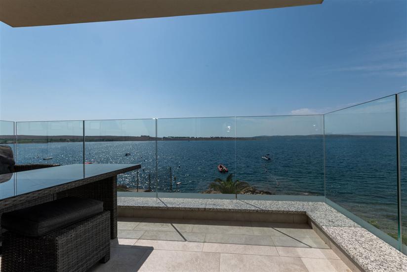 Apartment A2, for 5 persons