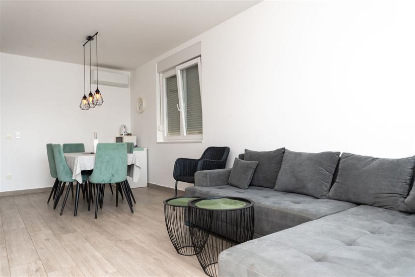 Apartment A2, for 5 persons