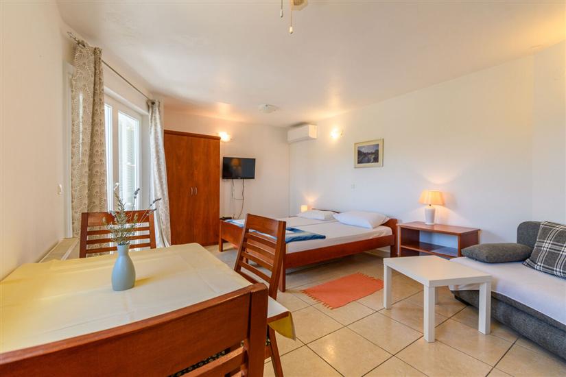 Apartment A4, for 3 persons