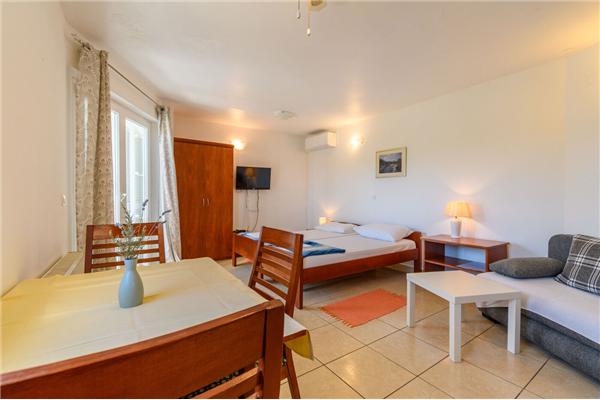 Apartment A4, for 3 persons