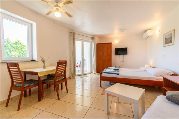 Apartment A4, for 3 persons
