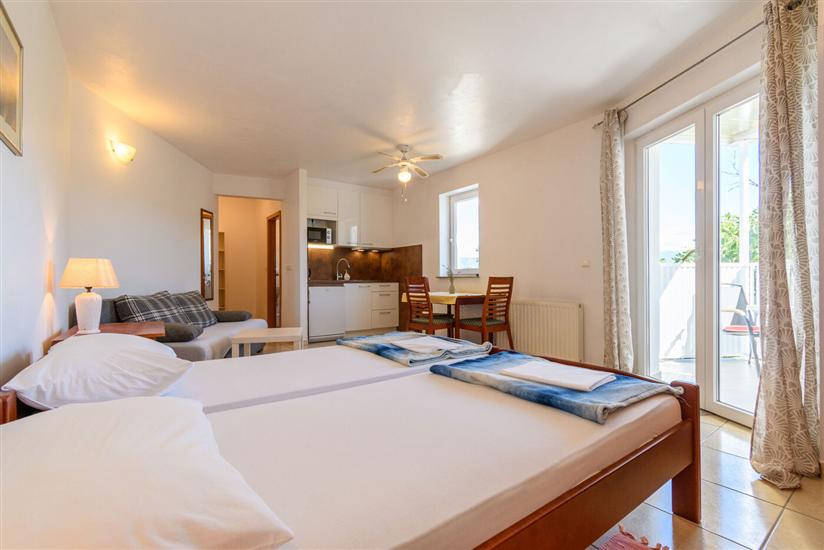 Apartment A4, for 3 persons