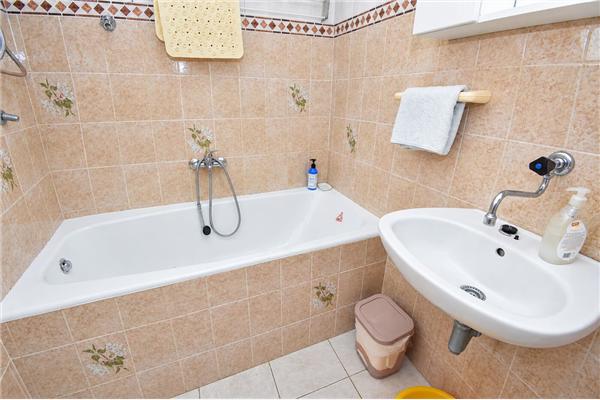 Apartment A1, for 5 persons